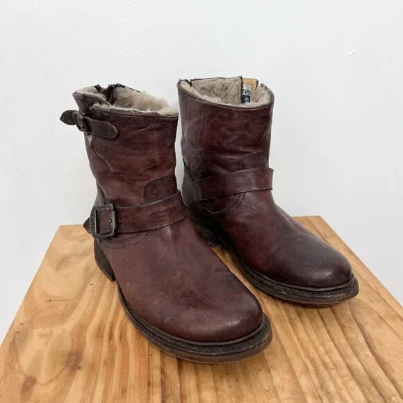 Frye Women's Brown Leather Ankle Boots - Picture 6 of 8